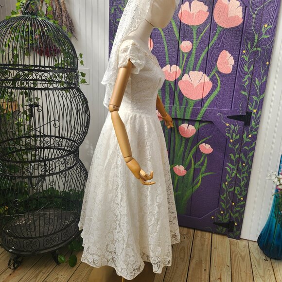 Vintage 1950s Fan Lace Wedding Gown with Beaded Illusion Neckline - Picture 2 of 15